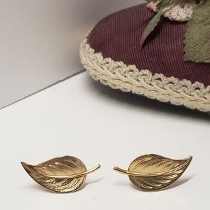 Vintage Gold tone Leaf Earrings